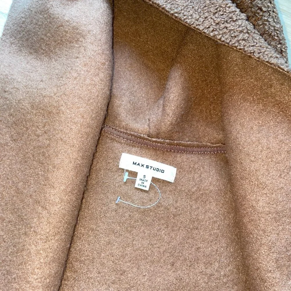 Max Studio Hooded 3 Clasp Teddy Jacket EUC - Picture 3 of 5